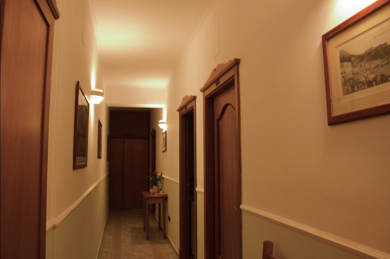 Bed and Breakfast La Trinacria à Giardini-Naxos Extérieur photo